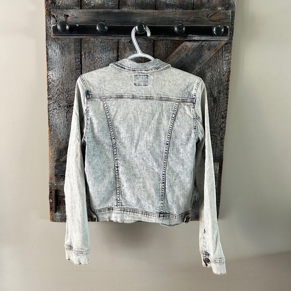 Women's Just USA Light Weight Acid Wash Jean Jacket - Size Small - Picture 2 of 3